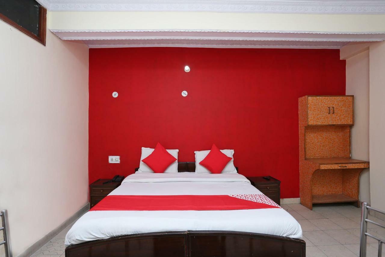 Oyo 39830 Hotel Esquire Meerut Eksteriør bilde