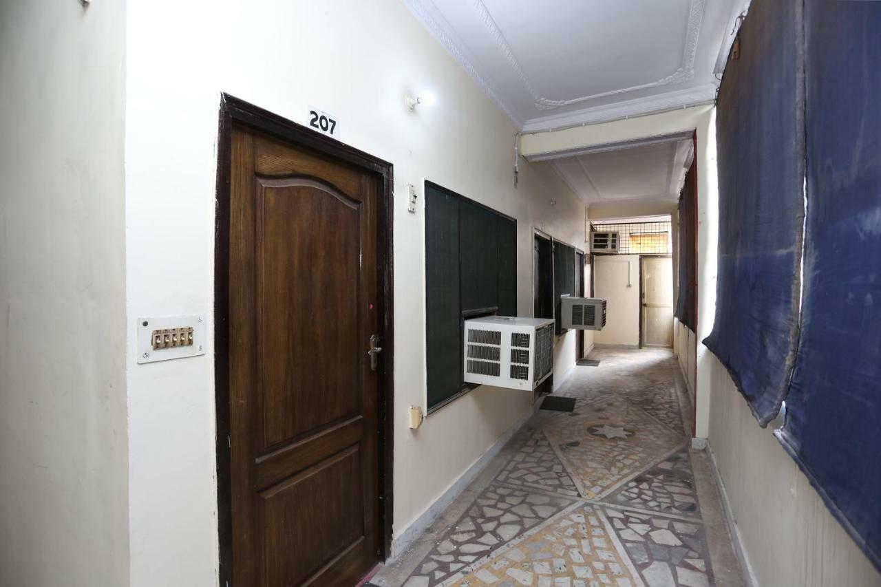 Oyo 39830 Hotel Esquire Meerut Eksteriør bilde