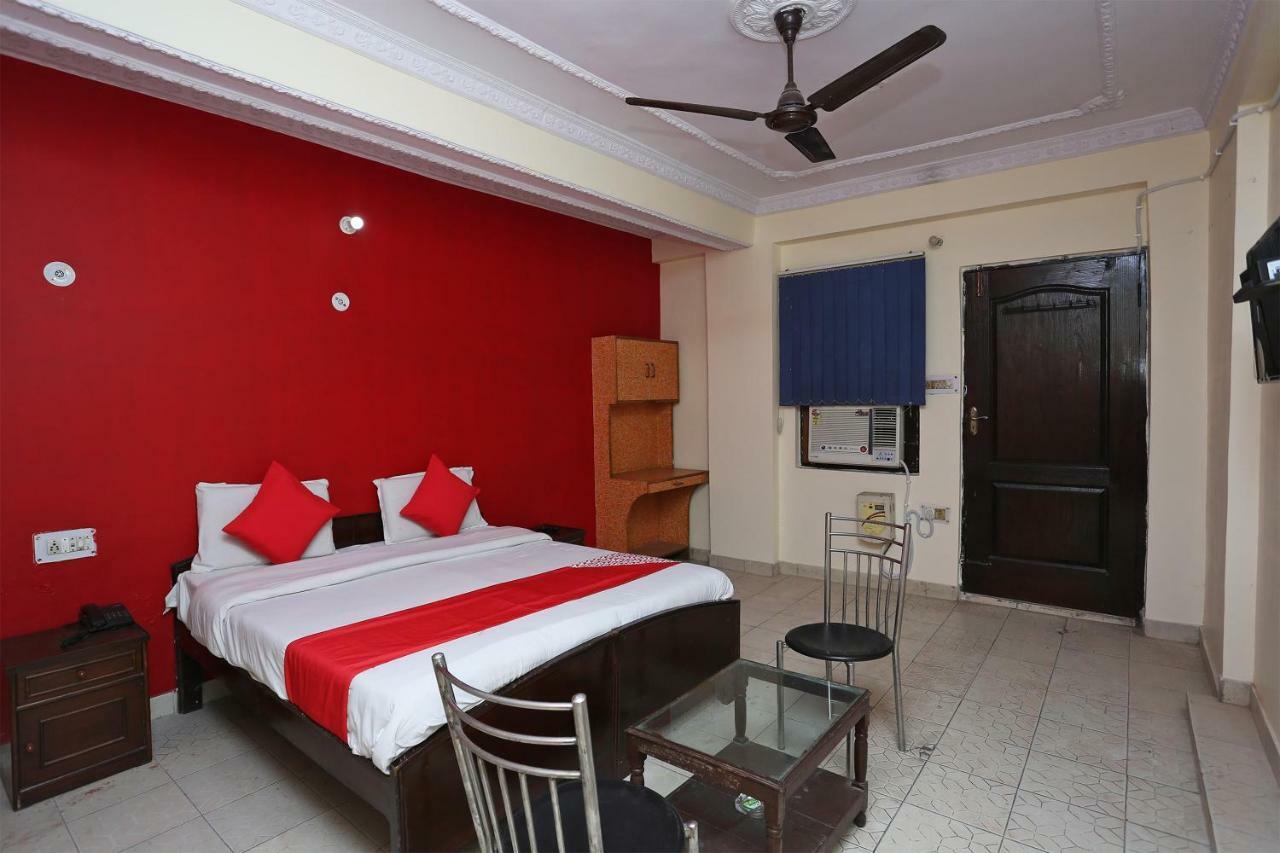 Oyo 39830 Hotel Esquire Meerut Eksteriør bilde