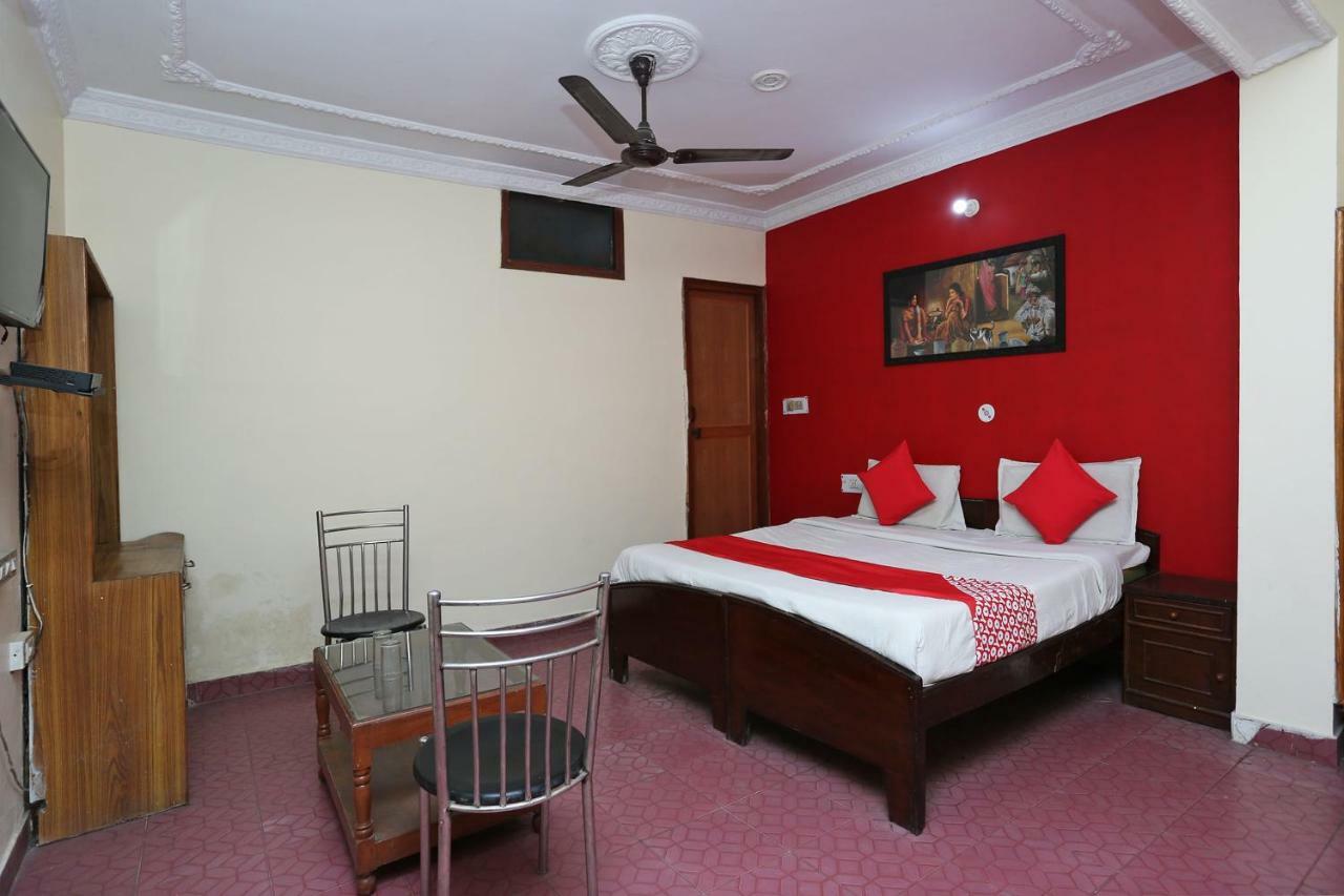 Oyo 39830 Hotel Esquire Meerut Eksteriør bilde