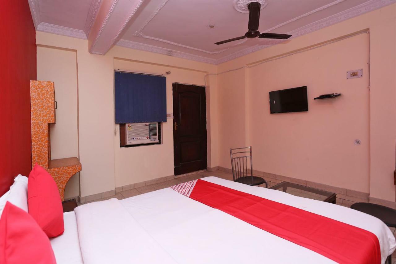 Oyo 39830 Hotel Esquire Meerut Eksteriør bilde