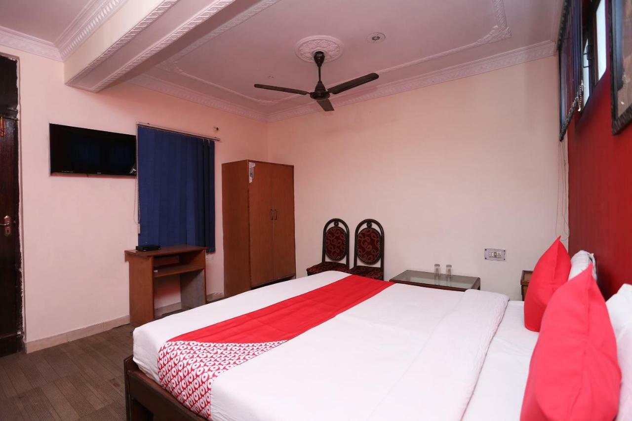 Oyo 39830 Hotel Esquire Meerut Eksteriør bilde