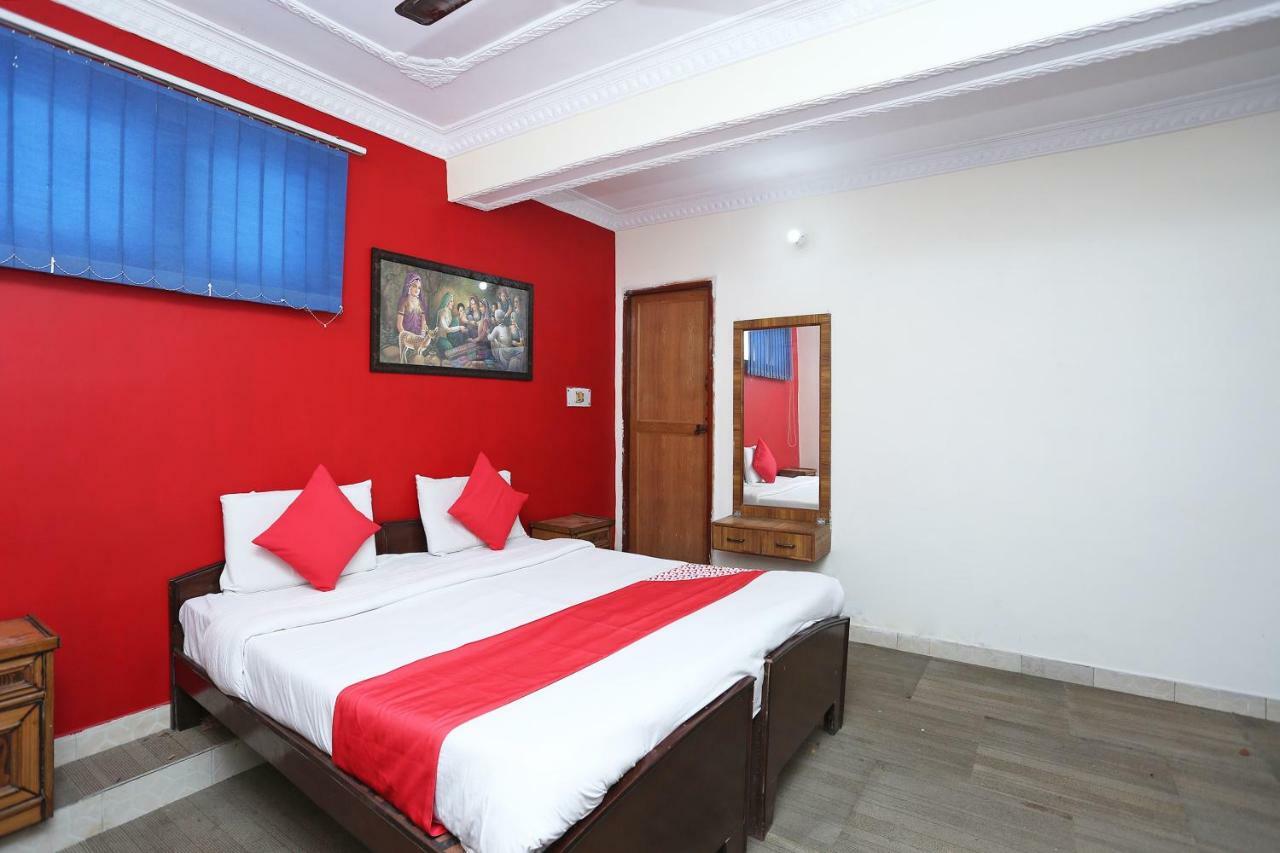 Oyo 39830 Hotel Esquire Meerut Eksteriør bilde