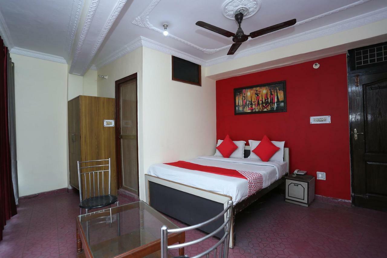 Oyo 39830 Hotel Esquire Meerut Eksteriør bilde