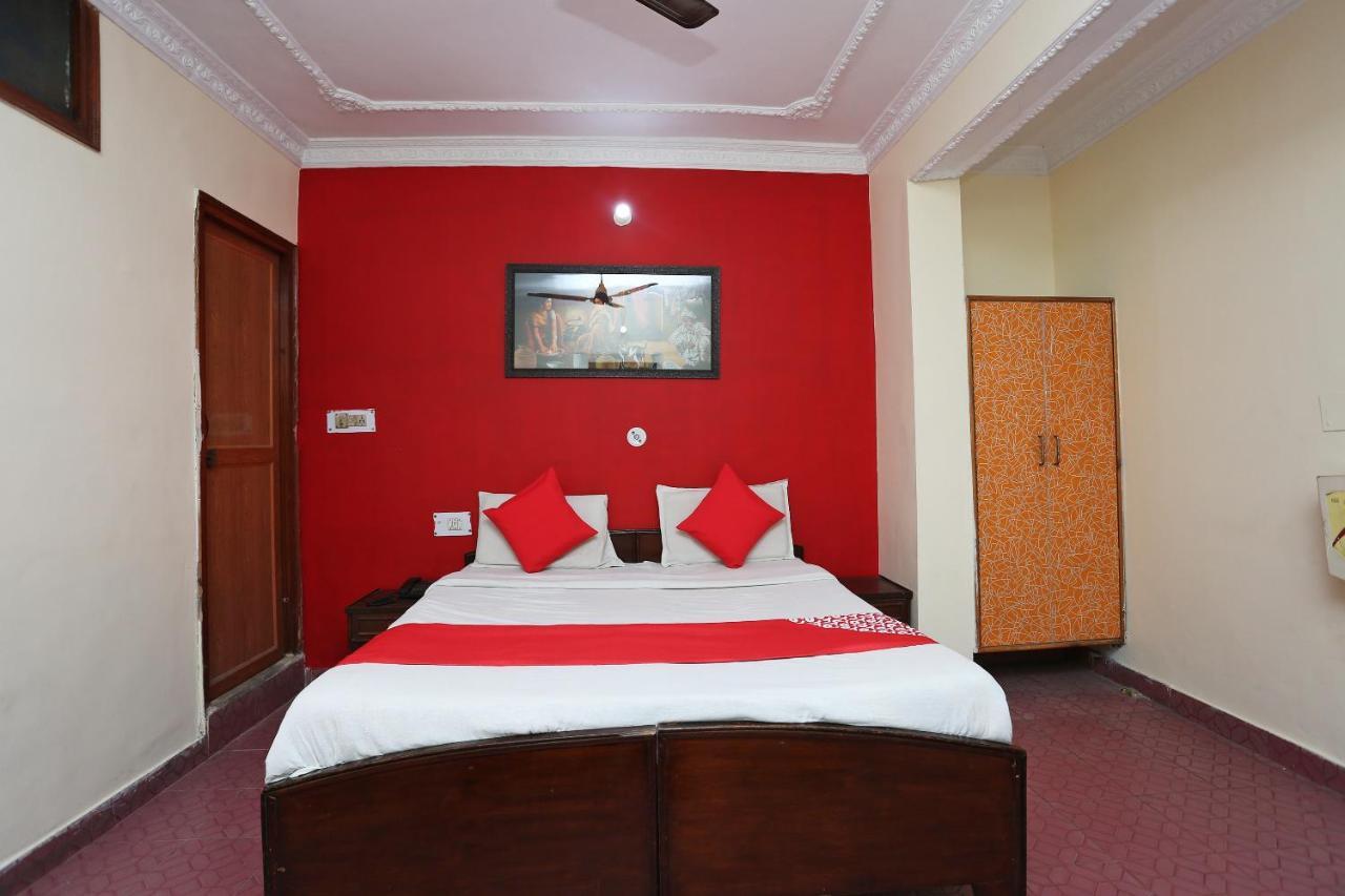 Oyo 39830 Hotel Esquire Meerut Eksteriør bilde
