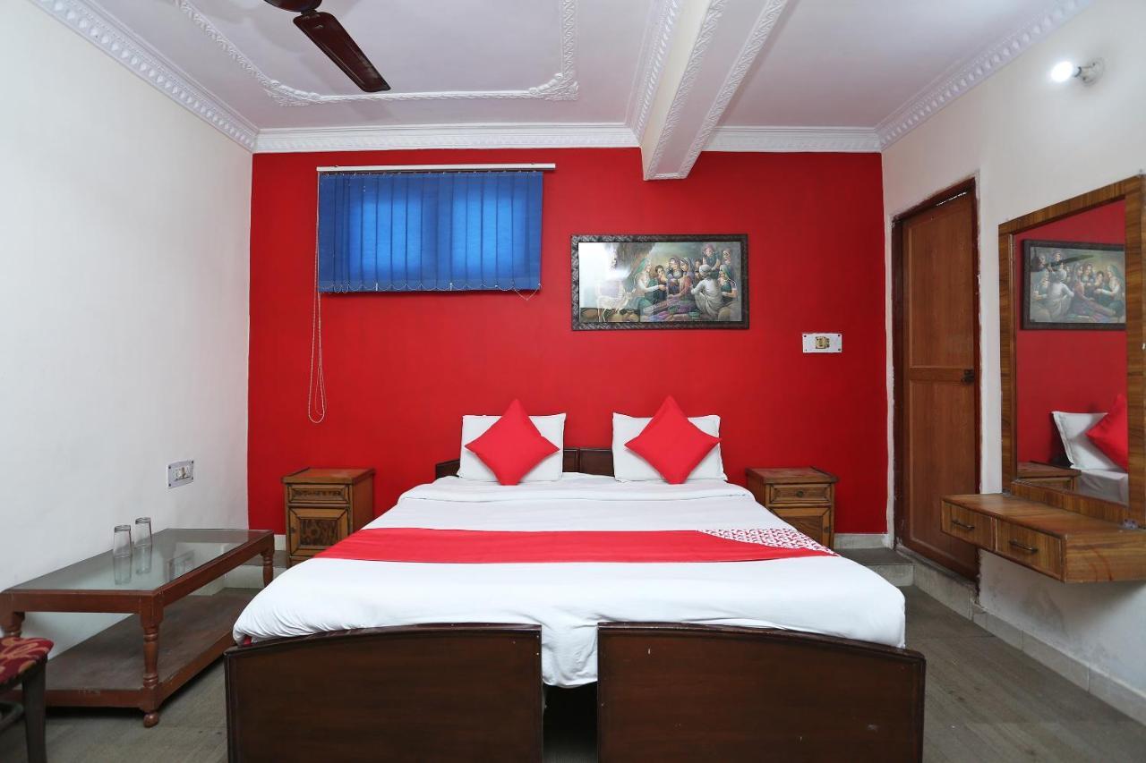 Oyo 39830 Hotel Esquire Meerut Eksteriør bilde