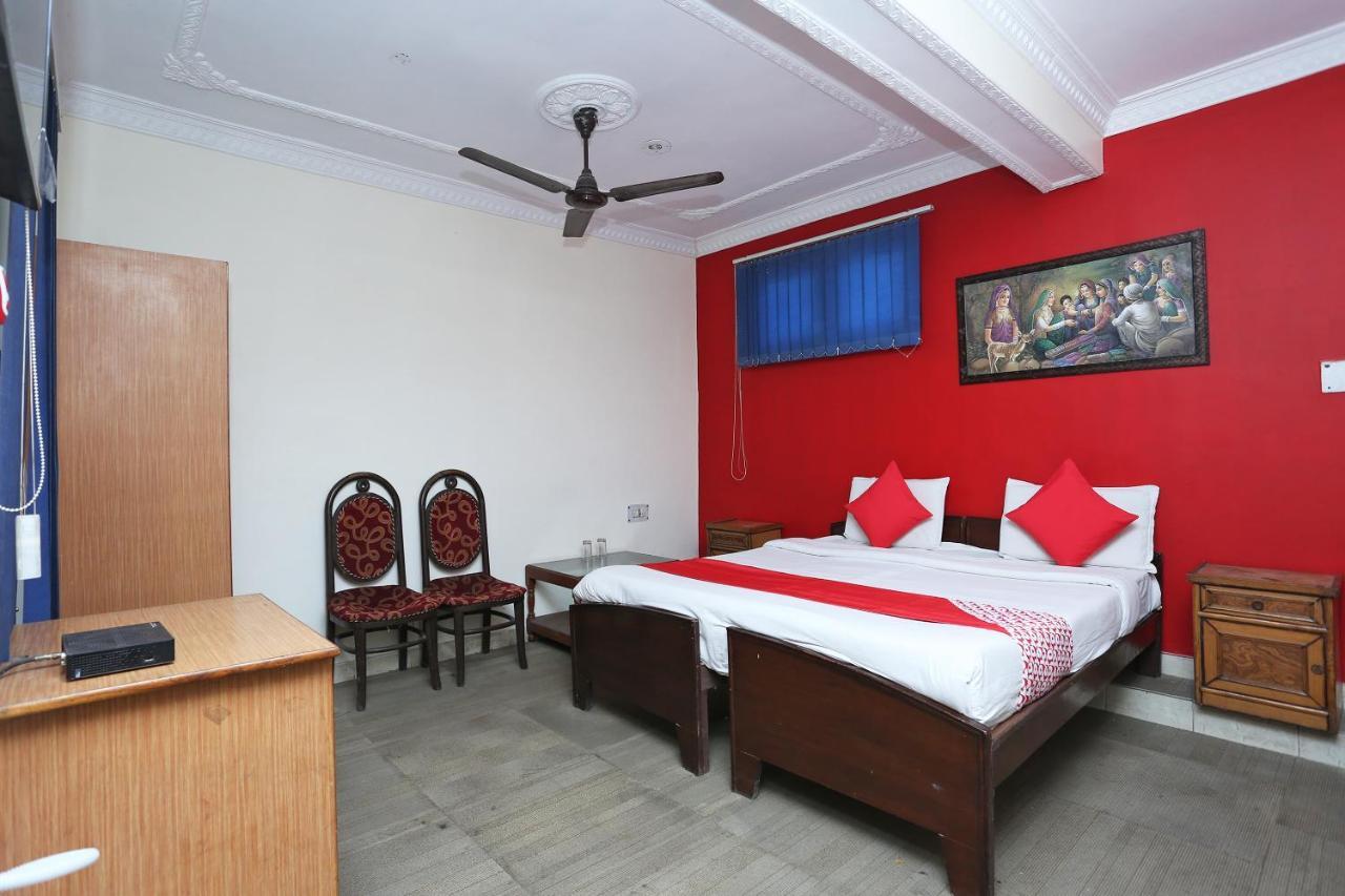 Oyo 39830 Hotel Esquire Meerut Eksteriør bilde