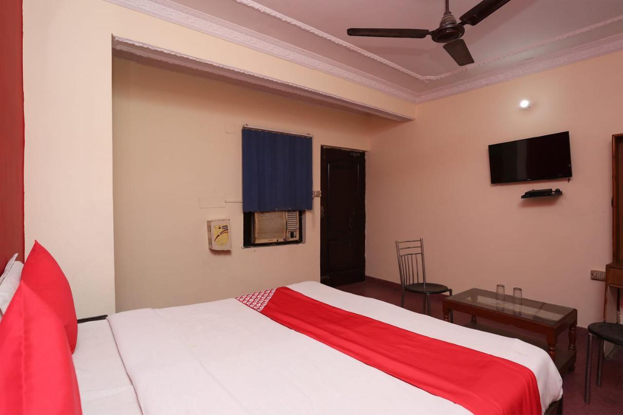 Oyo 39830 Hotel Esquire Meerut Eksteriør bilde